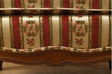 中古　超美品　DREXEL HERITAGE(ドレクセルヘリテイジ)　小花の柄がクラシカルな雰囲気を醸し出す1人掛けソファ+オットマンセット(アームチェア、1Pソファ、一人掛けソファ)(R-055519)