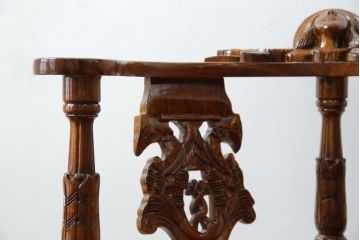 ヨーロッパビンテージ　希少なデザイン　細やかな彫刻入りのラブチェア(キッシングチェア、キスチェア、椅子、ヴィンテージ)(R-055520)