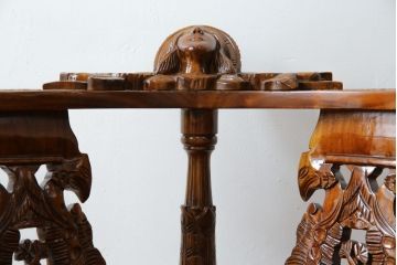 ヨーロッパビンテージ　希少なデザイン　細やかな彫刻入りのラブチェア(キッシングチェア、キスチェア、椅子、ヴィンテージ)(R-055520)