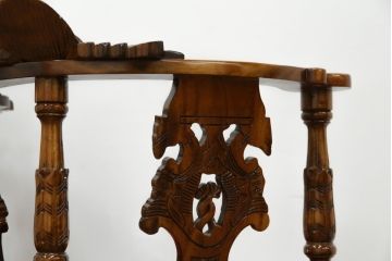 ヨーロッパビンテージ　希少なデザイン　細やかな彫刻入りのラブチェア(キッシングチェア、キスチェア、椅子、ヴィンテージ)(R-055520)