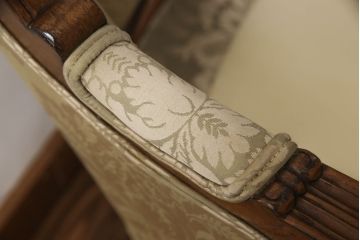 中古　美品　DREXEL HERITAGE(ドレクセルヘリテイジ)　クラシカルな佇まいが美しい1人掛けソファ(定価約60万円)(一人掛けソファ、アームチェア)(R-055521)