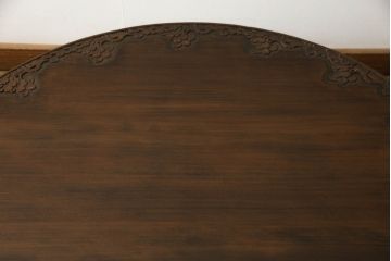 中古　美品　軽井沢彫り　均等に彫られた桜の図柄が美しい特大丸テーブル(ちゃぶ台、座卓、ローテーブル、センターテーブル)(R-055527)