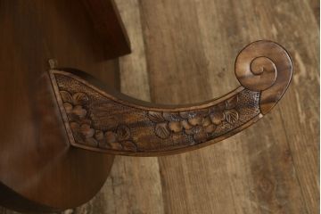 中古　美品　軽井沢彫り　均等に彫られた桜の図柄が美しい特大丸テーブル(ちゃぶ台、座卓、ローテーブル、センターテーブル)(R-055527)