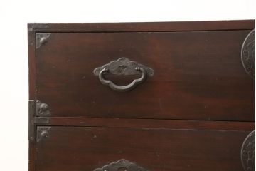 アンティーク家具　明治大正期　前面栗材　桜の丸金具が魅力的な米沢箪笥(衣装箪笥、収納箪笥、古箪笥、引き出し、ローチェスト、ローボード)(R-055533)