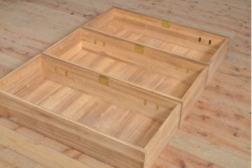 和製アンティーク　レトロ家具　昭和中期　桐材　素朴な風合いが味わい深い箪笥3段(ローボード、テレビ台、チェスト、引き出し、桐箪笥、桐たんす)(R-055534)