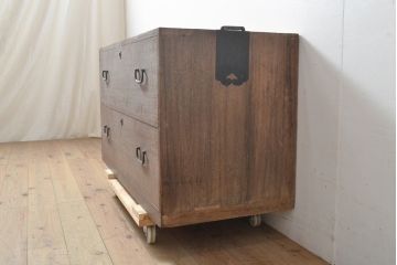 和製アンティーク　レトロ家具　桐材　素朴な佇まいが落ち着きのある空間を演出する箪笥2段(ローボード、テレビ台、チェスト、引き出し、桐箪笥、桐たんす)(R-055535)