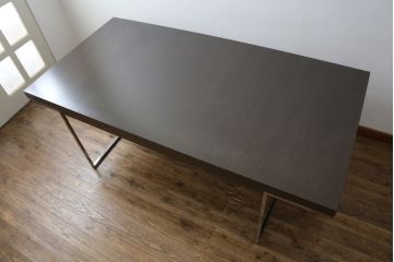中古　美品　B&B　イタリア　Paolo Piva(パオロ・ピーヴァ)　ATHOS(アトス)　 スタイリッシュなデザインの逸品! ダイニングテーブル(4人掛け、4P、作業台)(定価約100万円)(R-055538)