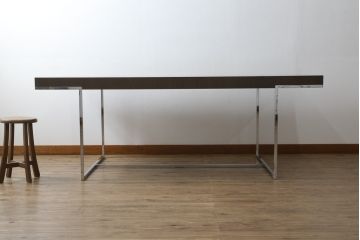 中古　美品　B&B　イタリア　Paolo Piva(パオロ・ピーヴァ)　ATHOS(アトス)　 スタイリッシュなデザインの逸品! ダイニングテーブル(4人掛け、4P、作業台)(定価約100万円)(R-055538)