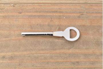 和製ビンテージ　透かしの引手金具が上品な雰囲気を醸し出す総桐箪笥(桐たんす、和タンス、衣装箪笥、ヴィンテージ)(R-055540)