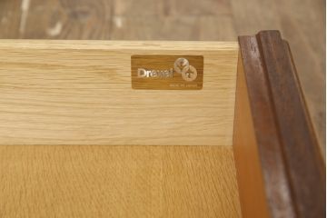 中古　DREXEL HERITAGE JAPAN(ドレクセルヘリテイジジャパン)　594-324　クラシカルなデザインが美しいエンドテーブル(ナイトテーブル、サイドテーブル、サイドチェスト)(R-055544)