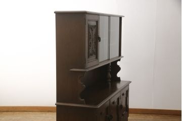 中古　美品　永田良介商店　扉の幾何学模様が目を引くキャビネット(収納棚、戸棚、食器棚、キャビネット)(R-055560)