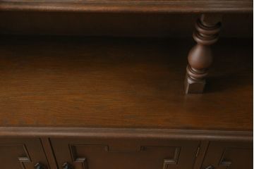 中古　美品　永田良介商店　扉の幾何学模様が目を引くキャビネット(収納棚、戸棚、食器棚、キャビネット)(R-055560)