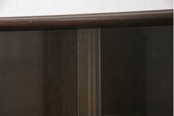 中古　美品　永田良介商店　扉の幾何学模様が目を引くキャビネット(収納棚、戸棚、食器棚、キャビネット)(R-055560)