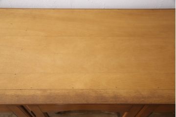 中古　美品　横浜ダニエル(daniel)　脚(台輪)付きリメイク　優雅な佇まいが気品を感じさせるサイドボード(キャビネット、収納棚、戸棚、飾り棚、カップボード)(R-055562)