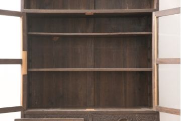 和製アンティーク　軽井沢彫り　桜の彫りが見事!職人技を堪能できるブックケース(本棚、本箱、書棚、収納棚、飾り棚)(R-055566)
