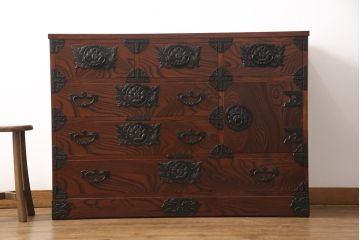 中古　美品　岩谷堂箪笥　迫力のある杢目と金具が存在感を放つ整理箪笥(衣装箪笥、引き出し、サイドチェスト)(R-055569)
