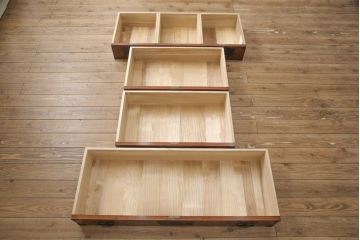 中古　美品　岩谷堂箪笥　迫力のある杢目と金具が存在感を放つ整理箪笥(衣装箪笥、引き出し、サイドチェスト)(R-055569)