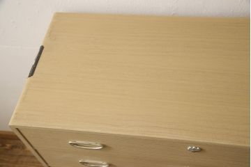 和製ビンテージ　京都　宮崎家具　桐箪笥　鍵座の五七の桐のデザインが可愛らしい小袖タンス(並厚、桐タンス、和タンス、衣装箪笥、ヴィンテージ、引き出し、サイドチェスト)(R-055593)