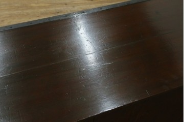 和製アンティーク　明治期　経年により深みを増した木色と分厚い金具が魅力的な佐渡小木箪笥　(R-055595)