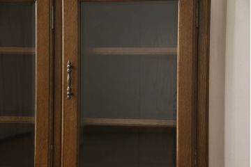 中古　美品　横浜クラシック家具　ノックオンウッド(knockonwood)　Hand Made　上品なデザインが美しいサイドボード(定価約68万円)(戸棚、収納棚、キャビネット)(R-055599)