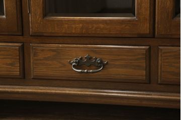 中古　美品　横浜クラシック家具　ノックオンウッド(knockonwood)　Hand Made　上品なデザインが美しいサイドボード(定価約68万円)(戸棚、収納棚、キャビネット)(R-055599)