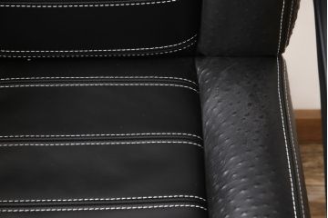中古　展示美品　トニーノ・ランボルギーニ(Tonino Lamborghini)　Formitalia(フォルミタリア)購入 本革　オーストリッチ　オフィスチェア(レザー、デスクチェア、ドクターチェア、椅子、アームチェア、回転チェア)(定価約100万円)(R-055600)