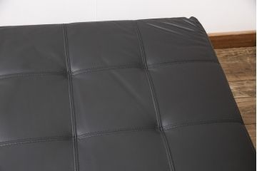 中古　展示美品　トニーノ・ランボルギーニ(Tonino Lamborghini)　スタイリッシュな空間づくりにおすすめのオットマン(フットスツール、1人掛けソファ、椅子)(定価約70万円)(R-055601)