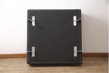 中古　展示美品　トニーノ・ランボルギーニ(Tonino Lamborghini)　スタイリッシュな空間づくりにおすすめのオットマン(フットスツール、1人掛けソファ、椅子)(定価約70万円)(R-055602)
