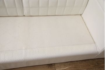 中古　展示美品　トニーノ・ランボルギーニ(Tonino Lamborghini)　白総革　オーストリッチ　クッション1個付き　清潔感のあるスタイリッシュな空間づくりに活躍する2人掛けソファ(レザー、二人掛け、2P)(定価約400万円)(R-055615)