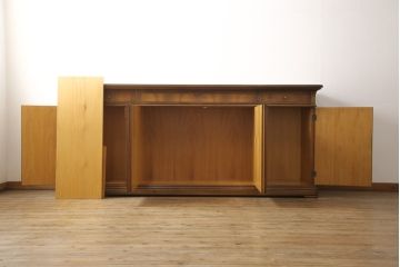 中古　超美品　イタリア高級家具　CANTU　クラシカルな佇まいの大型サイドボード(サイドキャビネット、収納棚、戸棚)(R-055626)