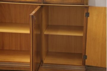 中古　超美品　イタリア高級家具　CANTU　クラシカルな佇まいの大型サイドボード(サイドキャビネット、収納棚、戸棚)(R-055626)
