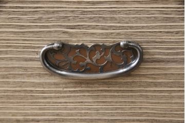 中古　美品　国産手造り　意匠を凝らした金具が魅力的な総桐箪笥(並厚、桐たんす、和タンス、着物箪笥、衣装箪笥、引き出し、チェスト、バラ売り可能)(R-055627)