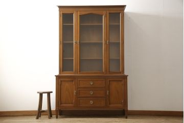 中古　美品　DREXEL HERITAGE(ドレクセルヘリテイジ)　Triune(トライユン)　チャイナ　クラシカルな佇まいが魅力の食器棚(キャビネット、収納棚、飾り棚)(定価約85万円)(R-055628)
