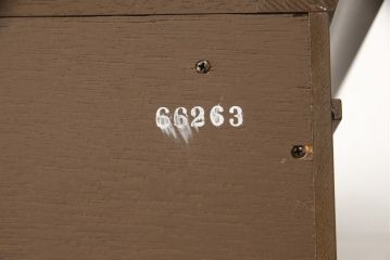 中古　美品　DREXEL HERITAGE(ドレクセルヘリテイジ)　Triune(トライユン)　チャイナ　クラシカルな佇まいが魅力の食器棚(キャビネット、収納棚、飾り棚)(定価約85万円)(R-055628)
