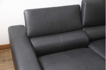 新品未使用　IDC大塚家具取り扱い　インターリバックス　ヒューゴ　本革　モダンでスタイリッシュなデザインが魅力の電動リクライニングソファセット(カウチソファ、2人掛けソファ、3人掛けソファ、レザー)(定価約55万円)(R-055633)