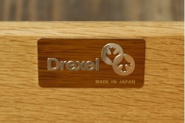 中古　美品　DREXEL HERITAGE(ドレクセルヘリテイジ)　重厚感ある佇まいが目を引くデスク　(R-055636)
