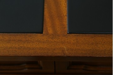 中古　美品　DREXEL HERITAGE(ドレクセルヘリテイジ)　重厚感ある佇まいが目を引くデスク　(R-055636)