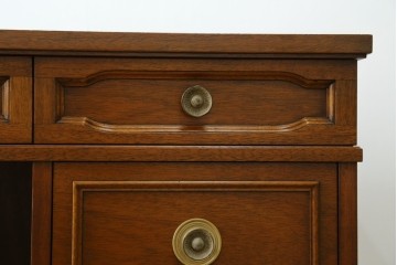 中古　美品　DREXEL HERITAGE(ドレクセルヘリテイジ)　重厚感ある佇まいが目を引くデスク　(R-055636)