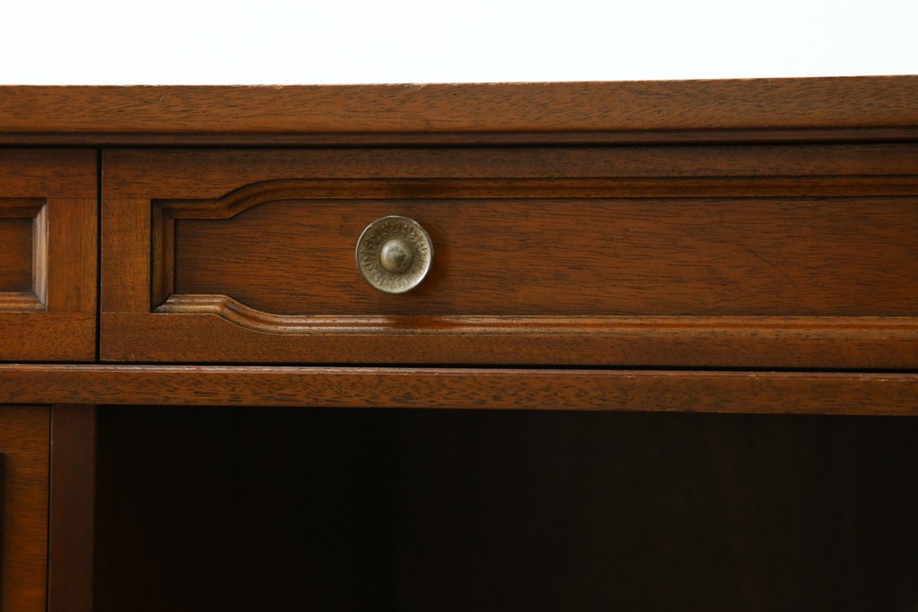 中古　美品　DREXEL HERITAGE(ドレクセルヘリテイジ)　重厚感ある佇まいが目を引くデスク　(R-055636)