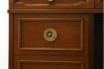 中古　美品　DREXEL HERITAGE(ドレクセルヘリテイジ)　重厚感ある佇まいが目を引くデスク　(R-055636)