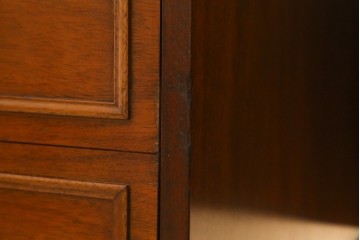中古　美品　DREXEL HERITAGE(ドレクセルヘリテイジ)　重厚感ある佇まいが目を引くデスク　(R-055636)