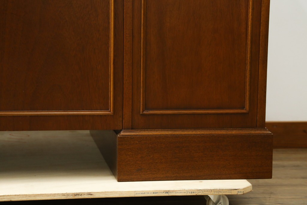 中古　美品　DREXEL HERITAGE(ドレクセルヘリテイジ)　重厚感ある佇まいが目を引くデスク　(R-055636)
