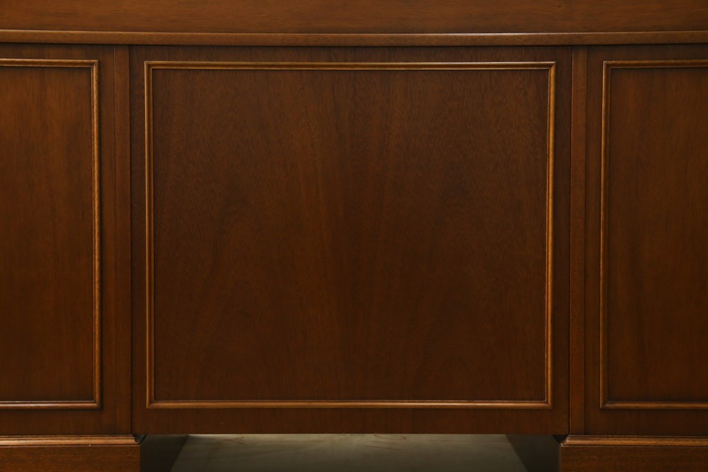 中古　美品　DREXEL HERITAGE(ドレクセルヘリテイジ)　重厚感ある佇まいが目を引くデスク　(R-055636)