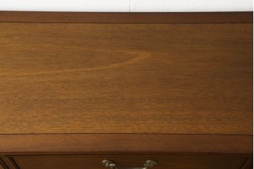 中古　美品　DREXEL HERITAGE(ドレクセルヘリテイジ)　Triune(トライユン)　品のある佇まいのサイドボード(サイドキャビネット、リビングボード、サイドチェスト、引き出し)(R-055640)