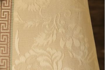 中古　イタリア高級家具　メデア(Medea)　クラシカルなデザインが魅力的なダイニングチェア2脚セット(2脚定価 約60万円)(R-055642)
