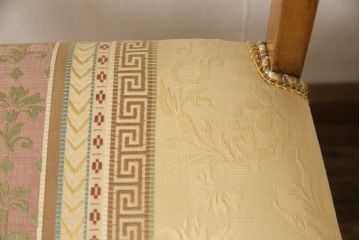 中古　イタリア高級家具　メデア(Medea)　クラシカルなデザインが魅力的なダイニングチェア2脚セット(2脚定価 約60万円)(R-055642)
