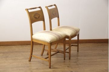 中古　イタリア高級家具　メデア(Medea)　クラシカルなデザインが魅力的なダイニングチェア2脚セット(2脚定価 約60万円)(R-055643)
