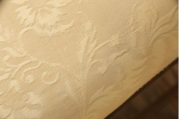 中古　イタリア高級家具　メデア(Medea)　クラシカルなデザインが魅力的なダイニングチェア2脚セット(2脚定価 約60万円)(R-055643)