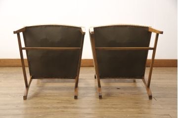 中古　イタリア高級家具　メデア(Medea)　クラシカルなデザインが魅力的なダイニングチェア2脚セット(2脚定価 約60万円)(R-055643)