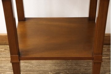 中古　美品　DREXEL HERITAGE(ドレクセルヘリテイジ)　品のある佇まいが美しいサイドテーブル(電話台、ナイトテーブル、コンソールテーブル)(R-055648)